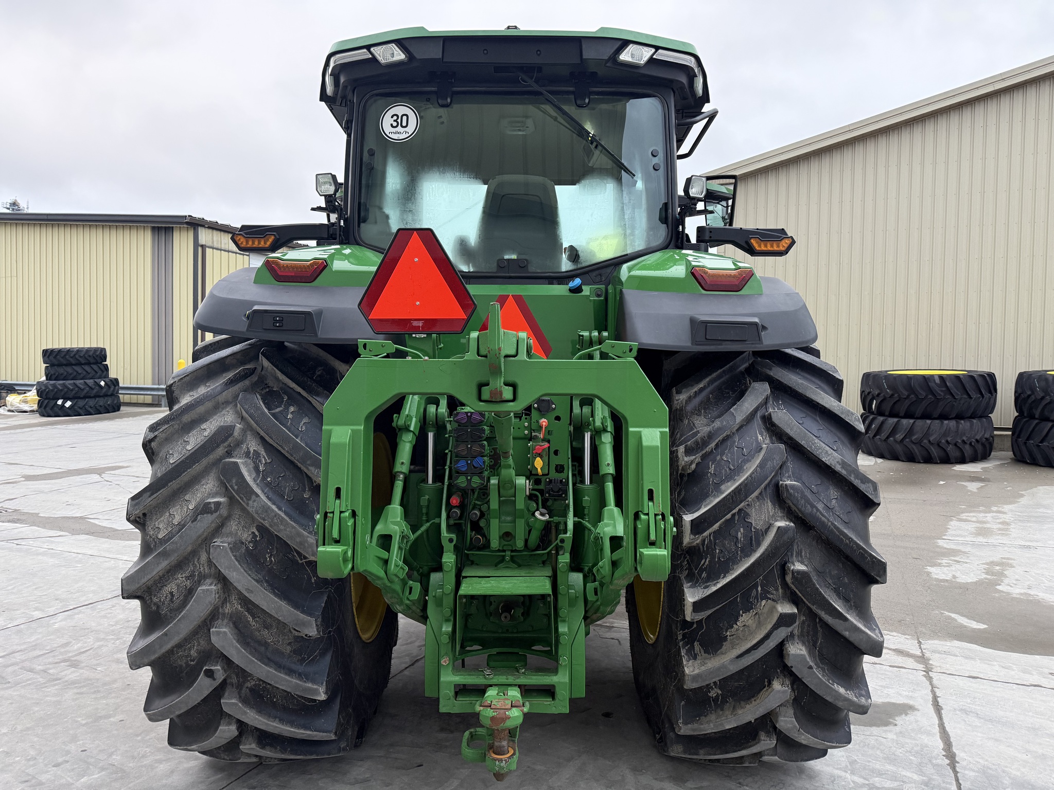 2023 John Deere 8R 370 Image 4
