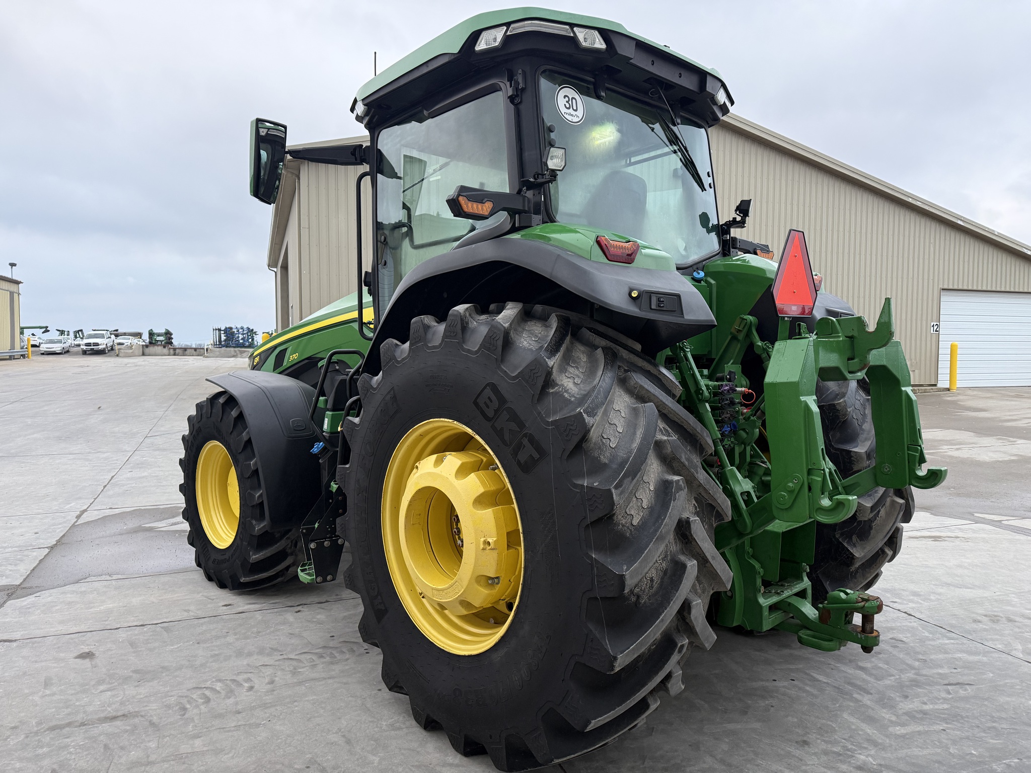 2023 John Deere 8R 370 Image 5