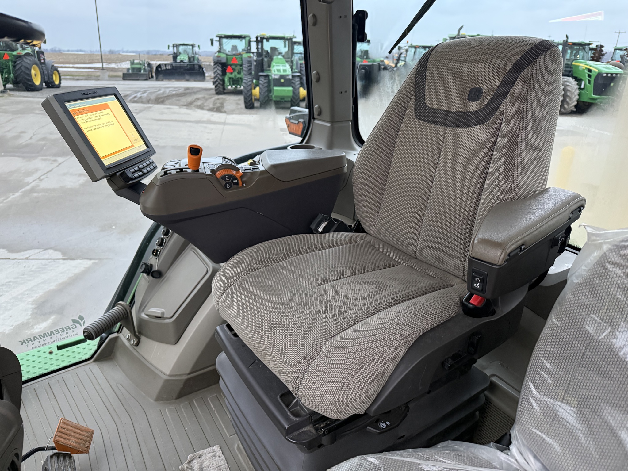 2023 John Deere 8R 370 Image 9