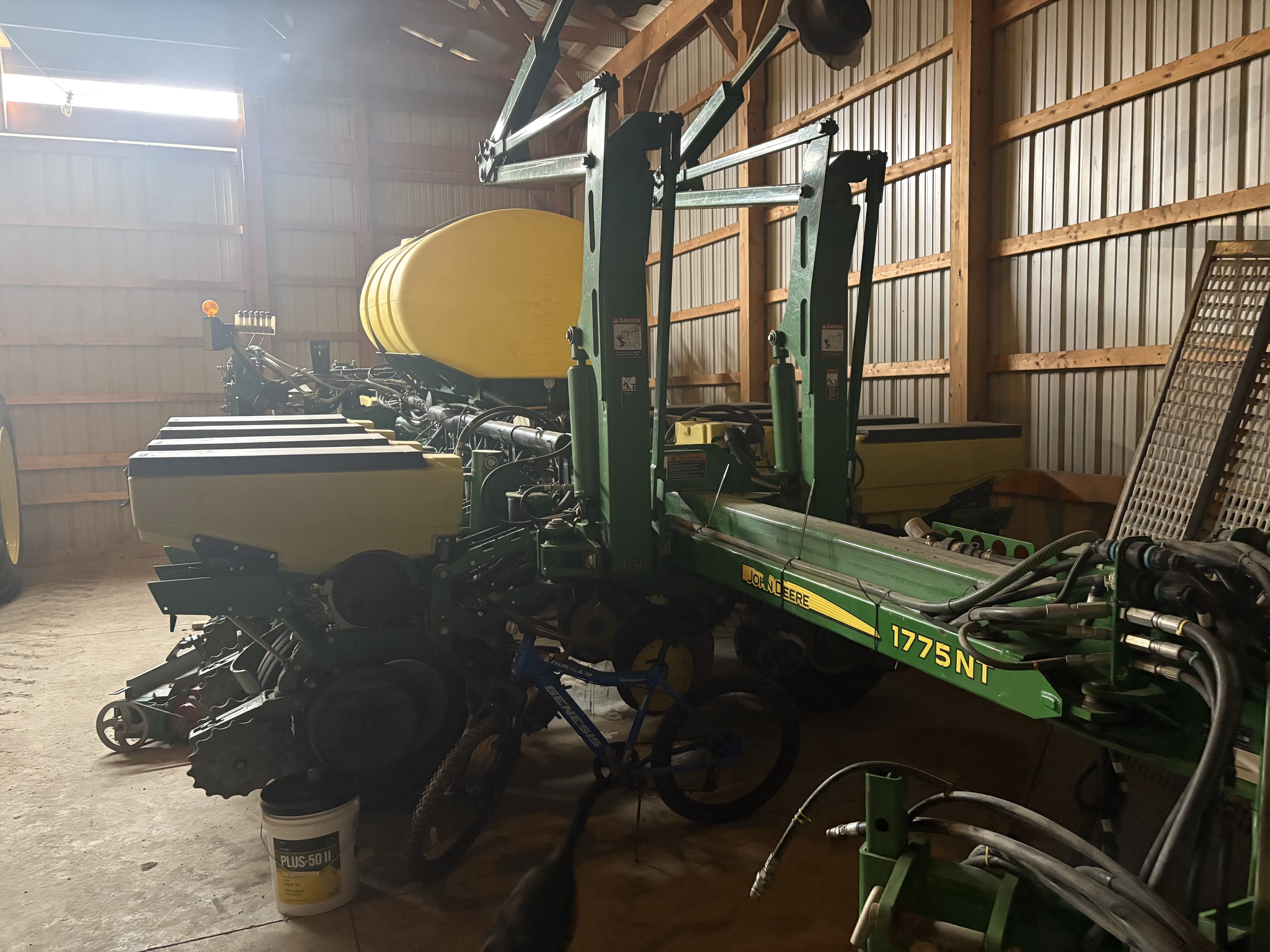 2015 John Deere 1775NT Image 2