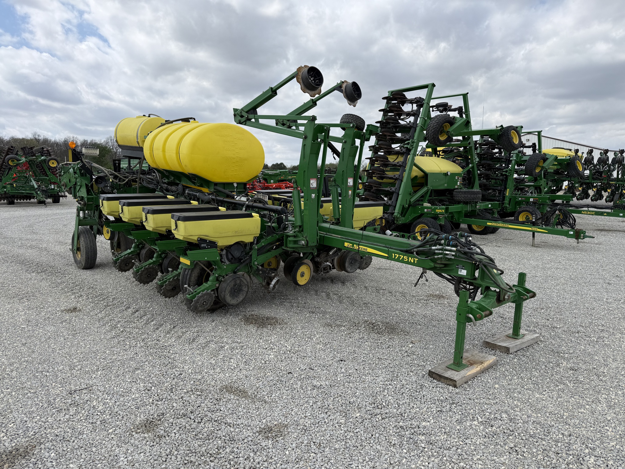 2015 John Deere 1775NT Image 2