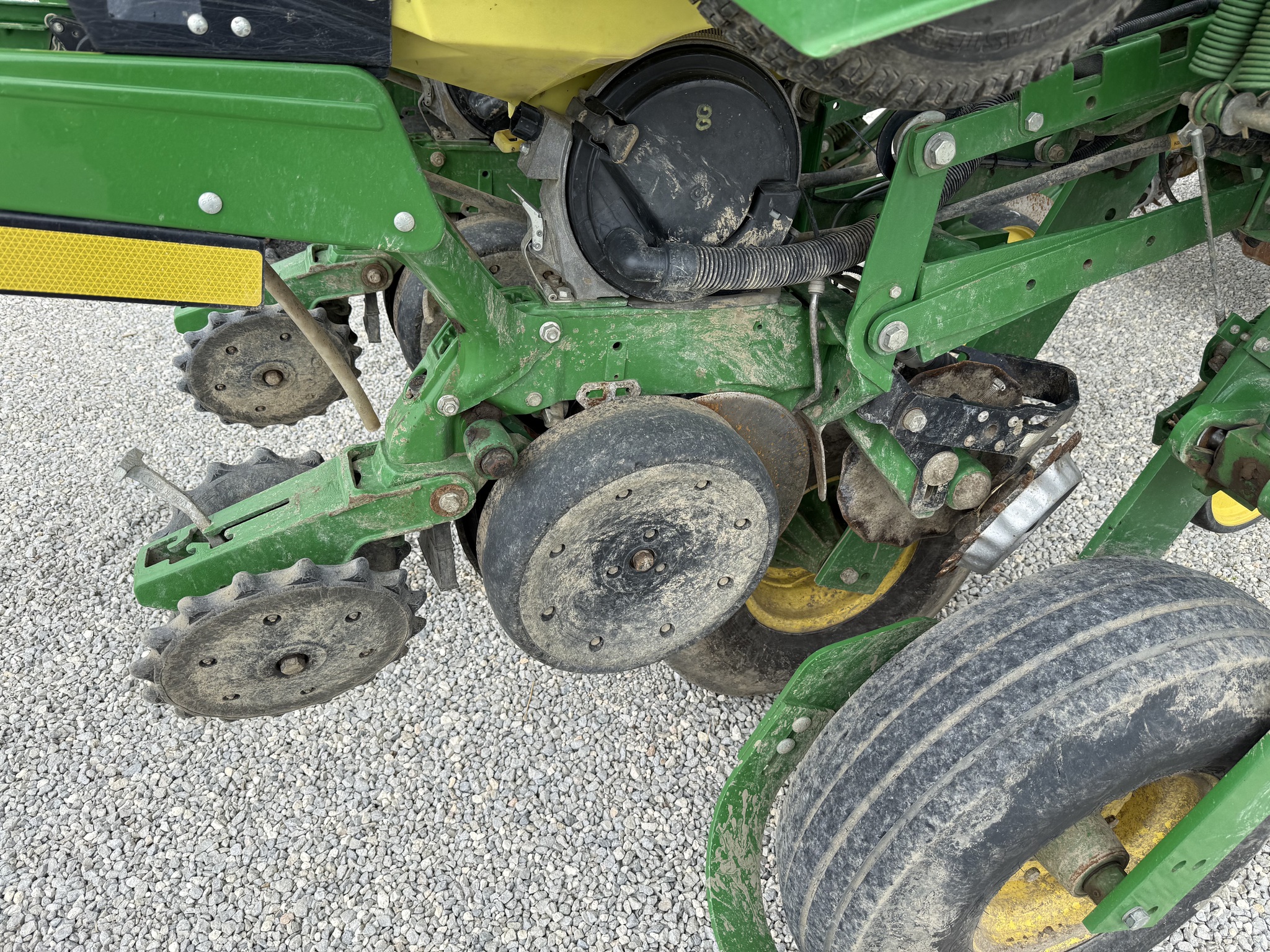 2015 John Deere 1775NT Image 6