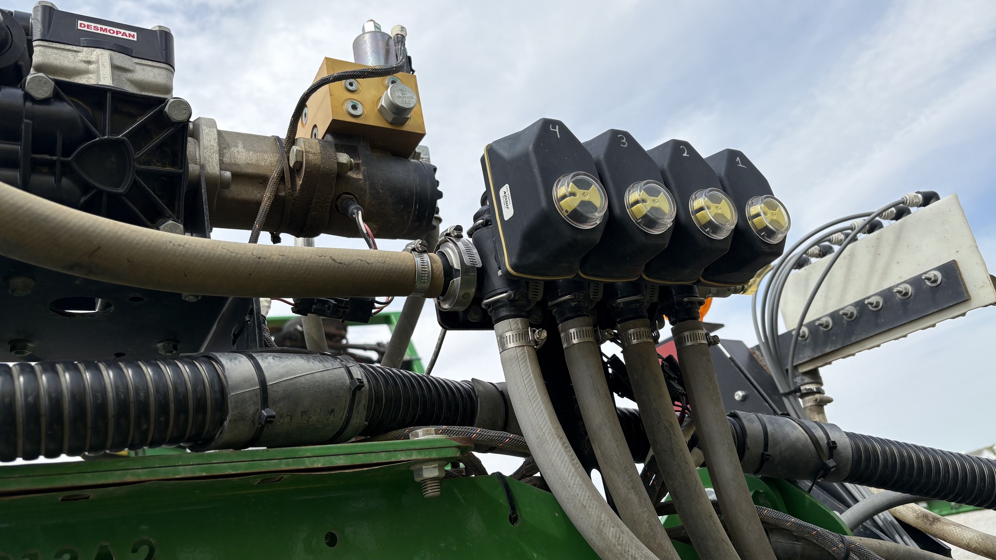 2015 John Deere 1775NT Image 32