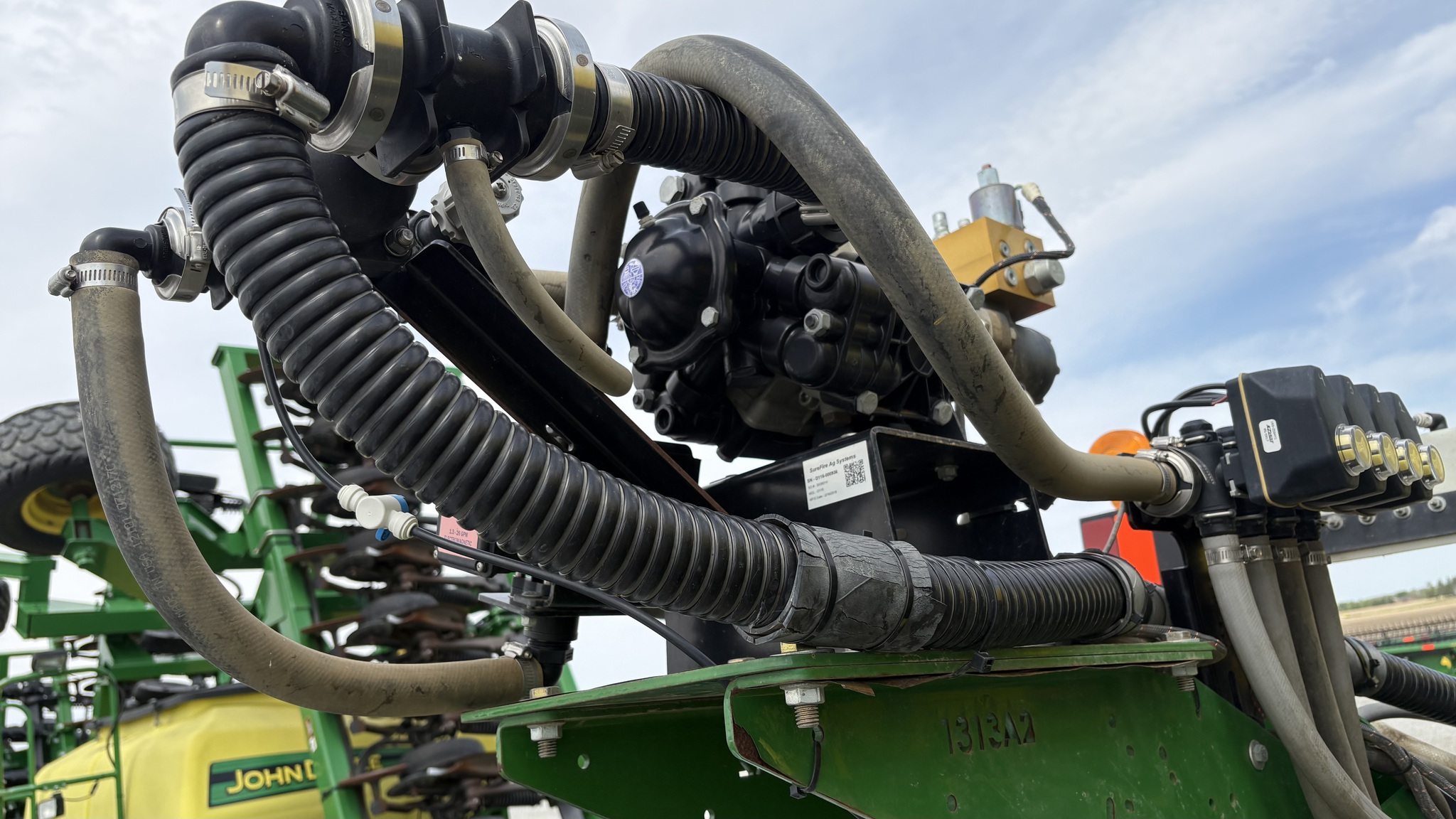 2015 John Deere 1775NT Image 26