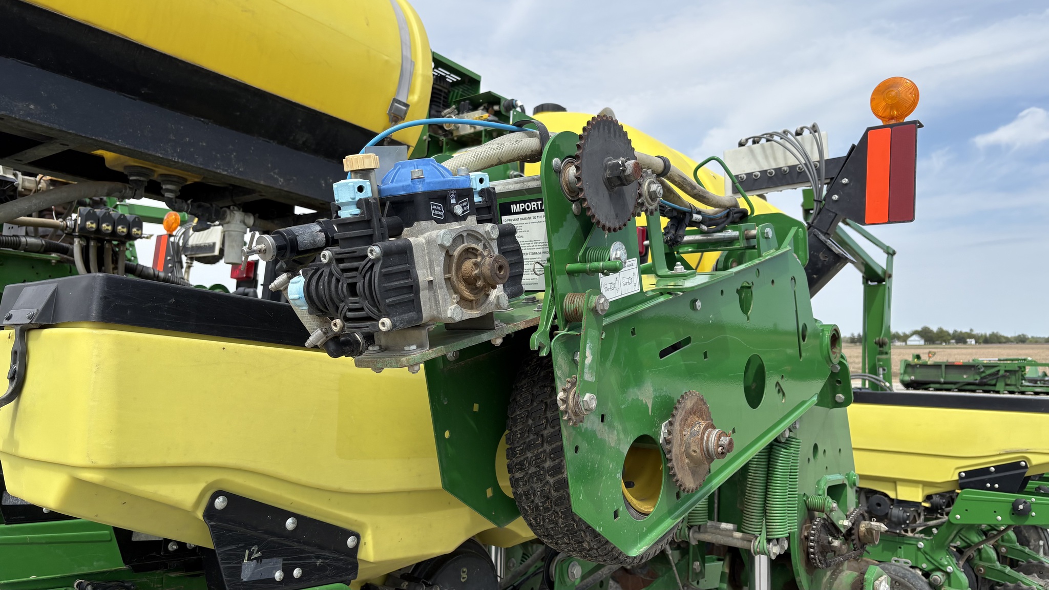2015 John Deere 1775NT Image 41