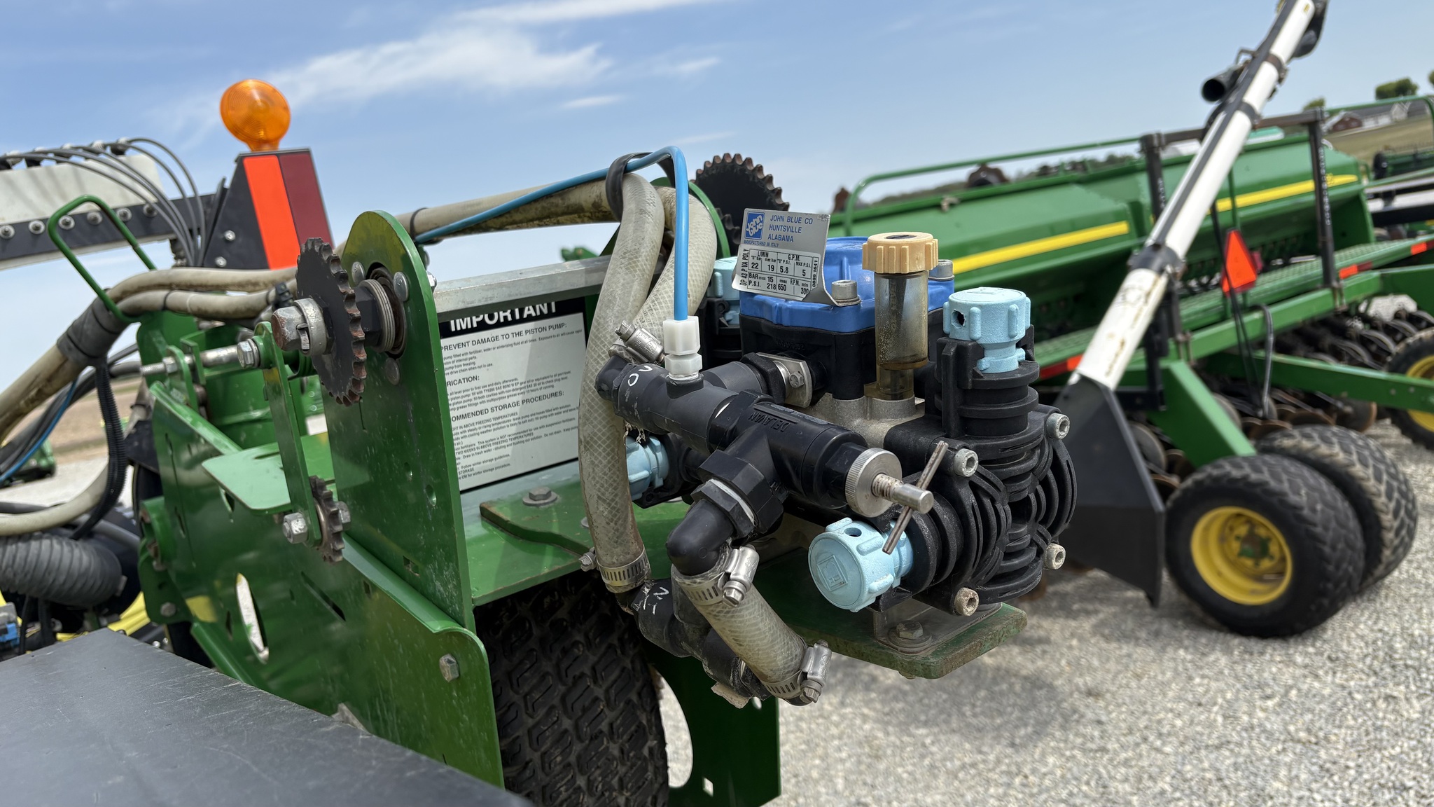 2015 John Deere 1775NT Image 42