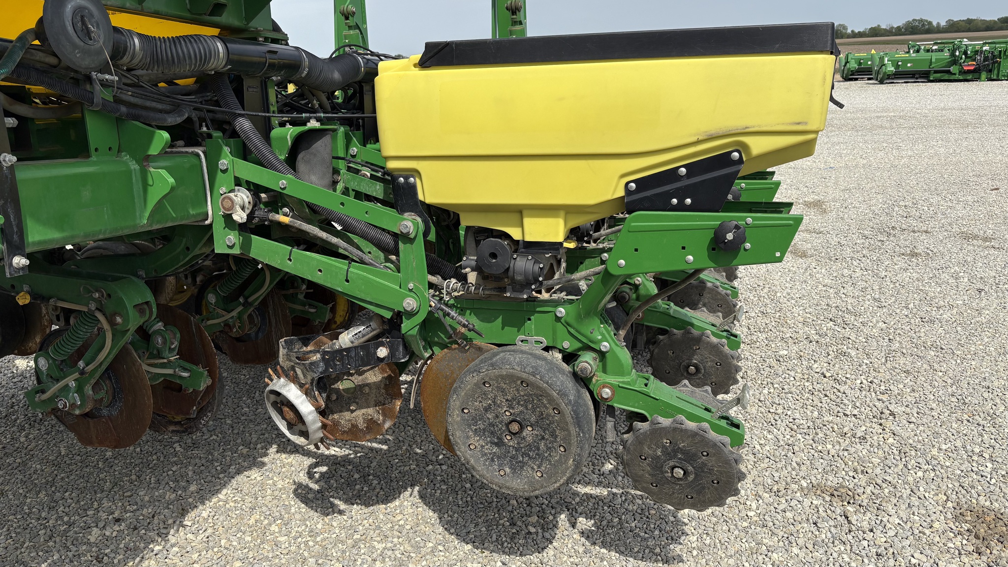 2015 John Deere 1775NT Image 11