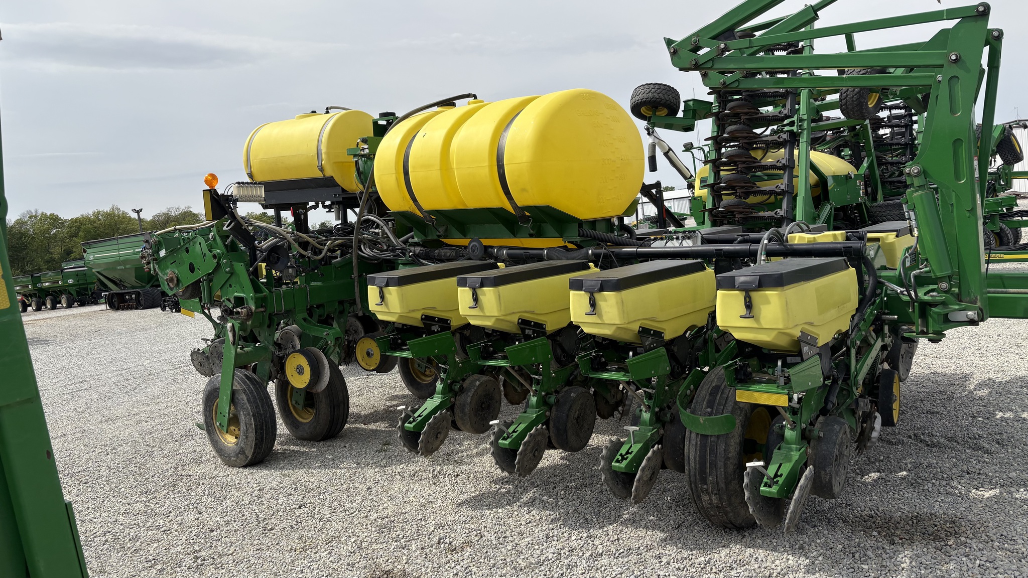2015 John Deere 1775NT Image 3
