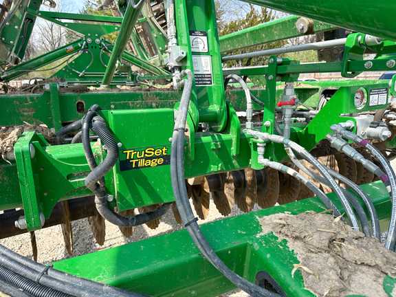2020 John-Deere 2660VT