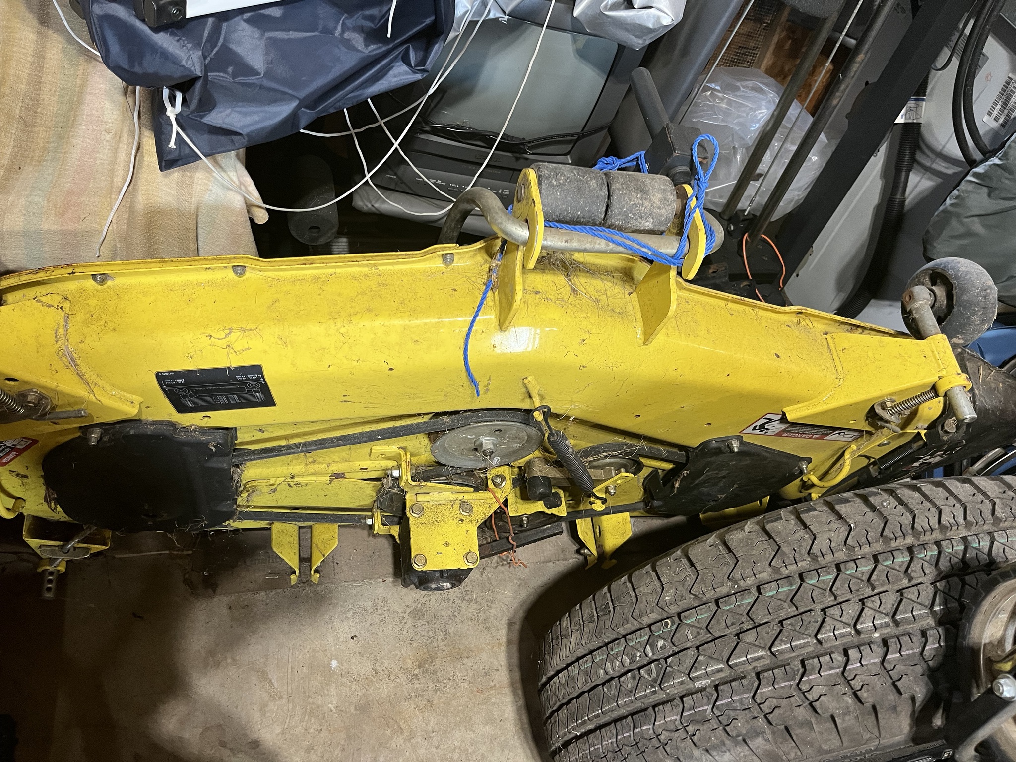 2004 John Deere X485 Image 10
