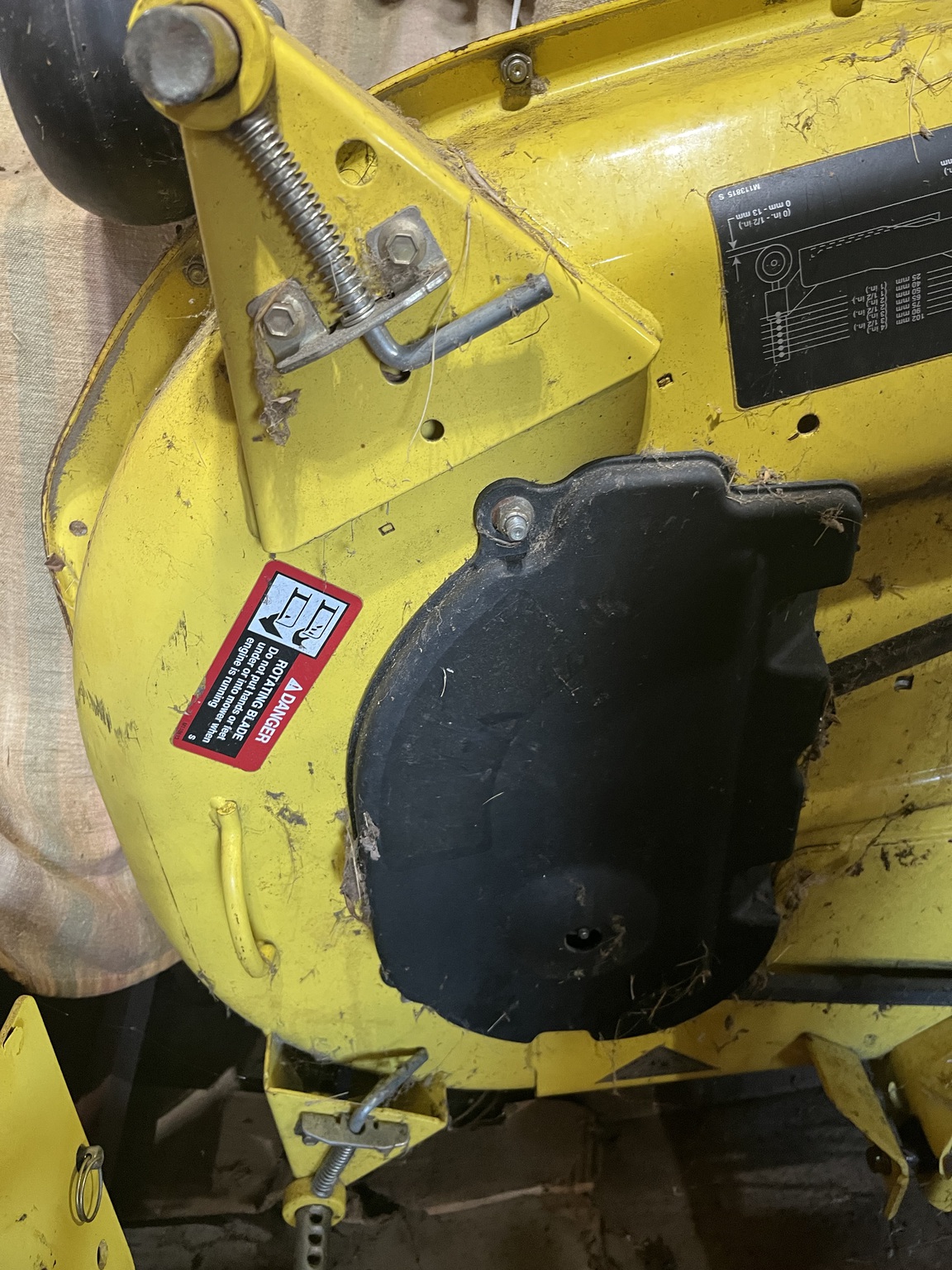 2004 John Deere X485 Image 11