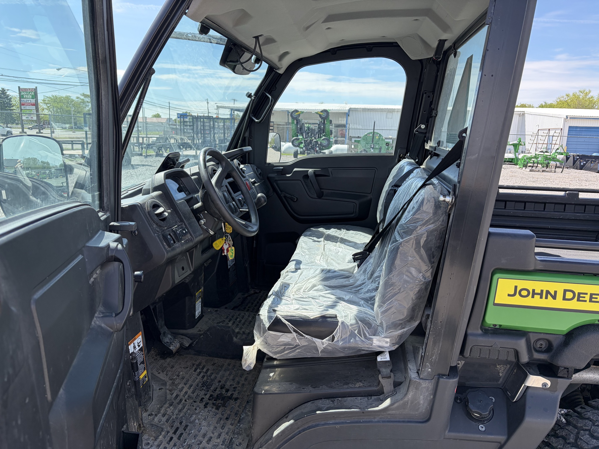 2024 John Deere XUV 835M Image 9