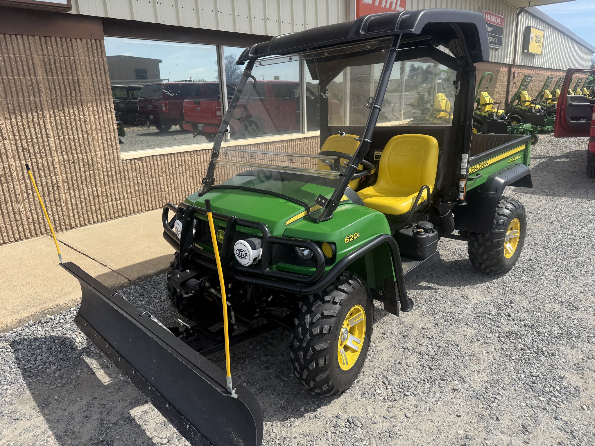 2009 John Deere XUV 620I GREEN Image 2