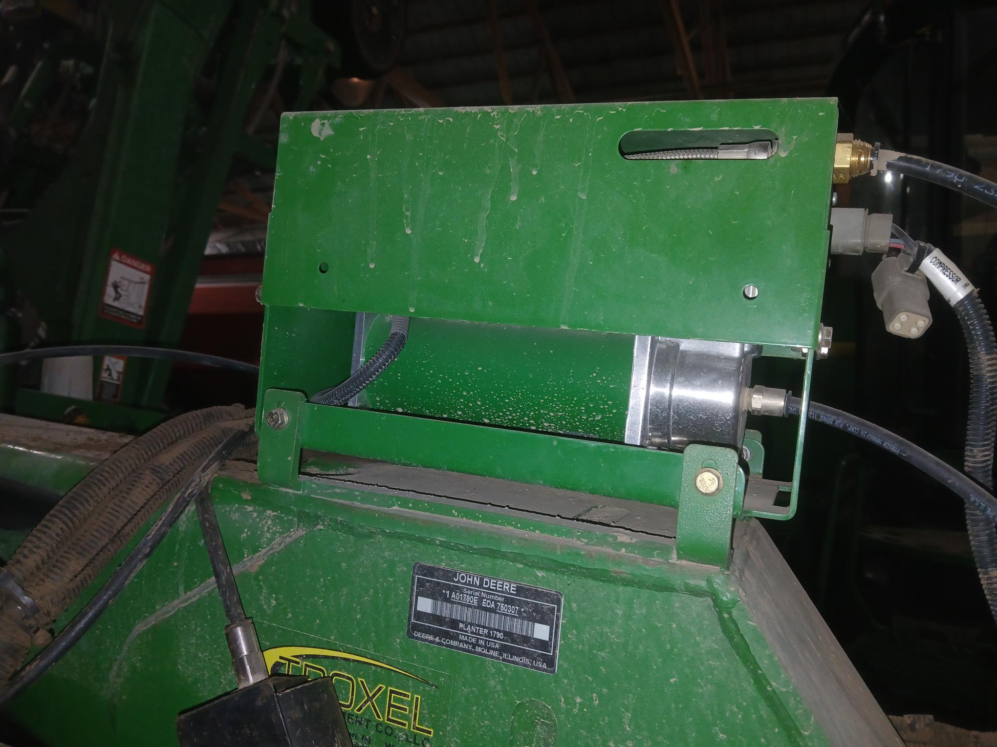 2013 John Deere 1790 Image 4