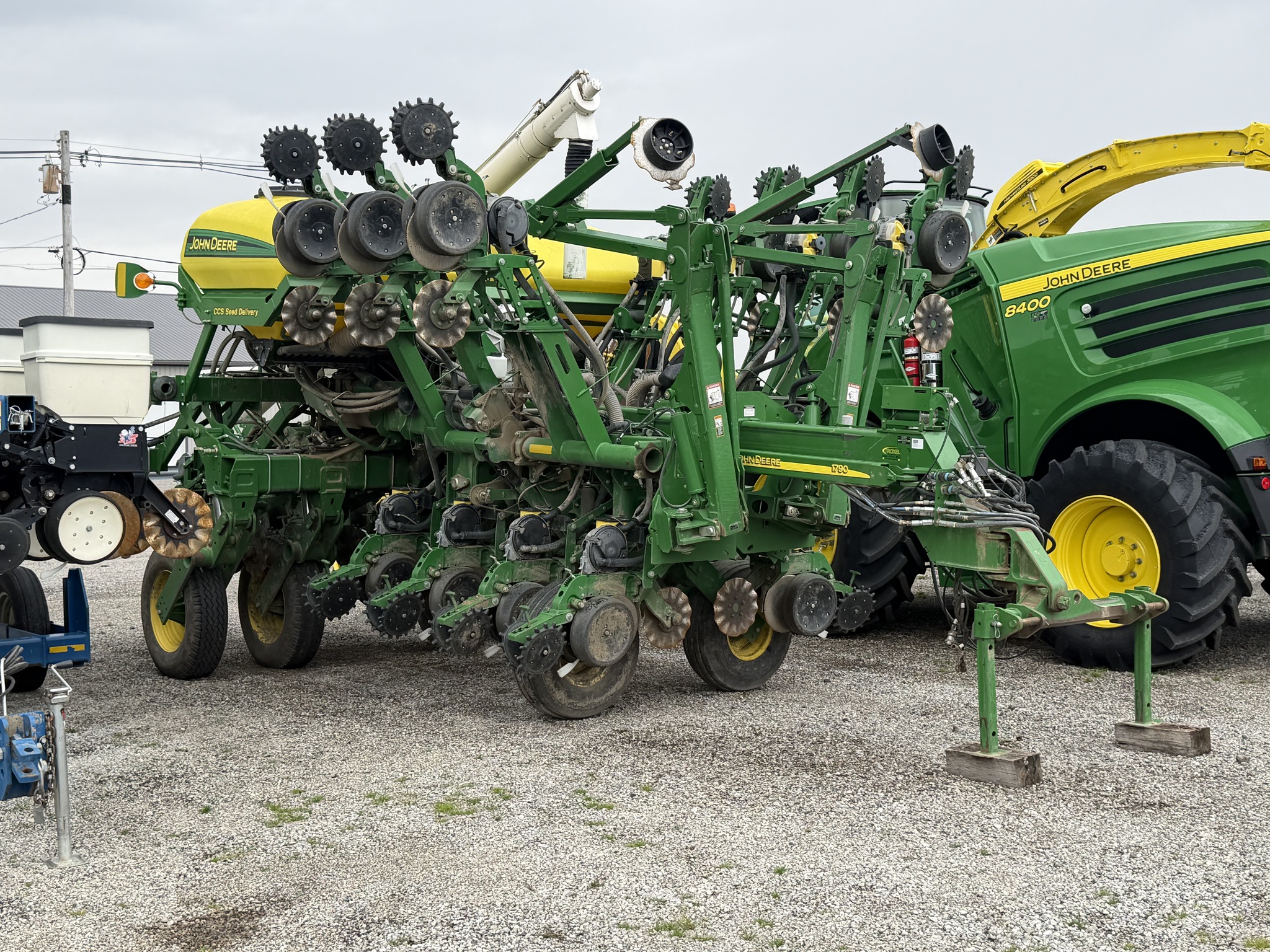 2013 John Deere 1790 Image 2
