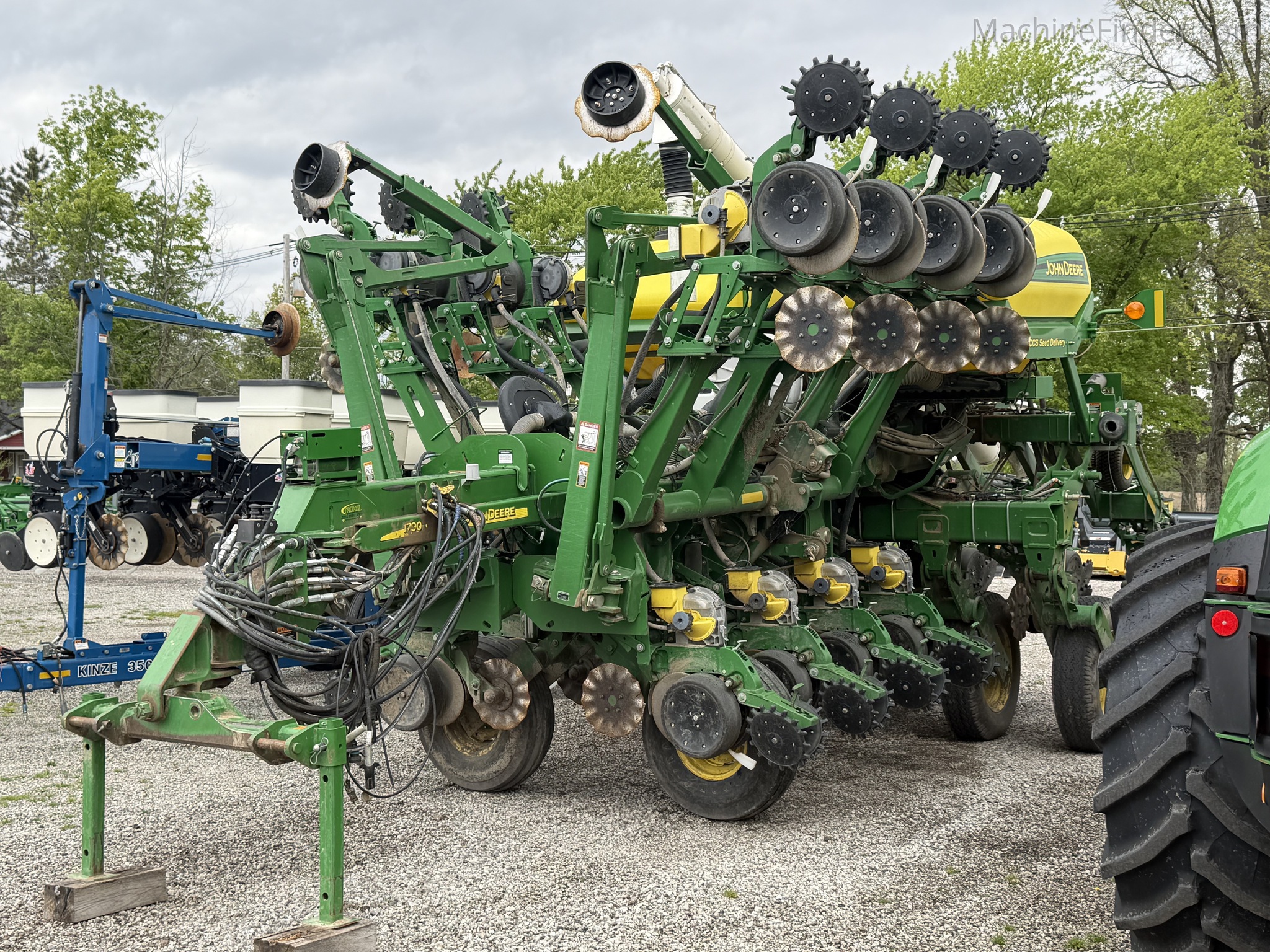 2013 John Deere 1790 | Planters: Drawn | MachineFinder