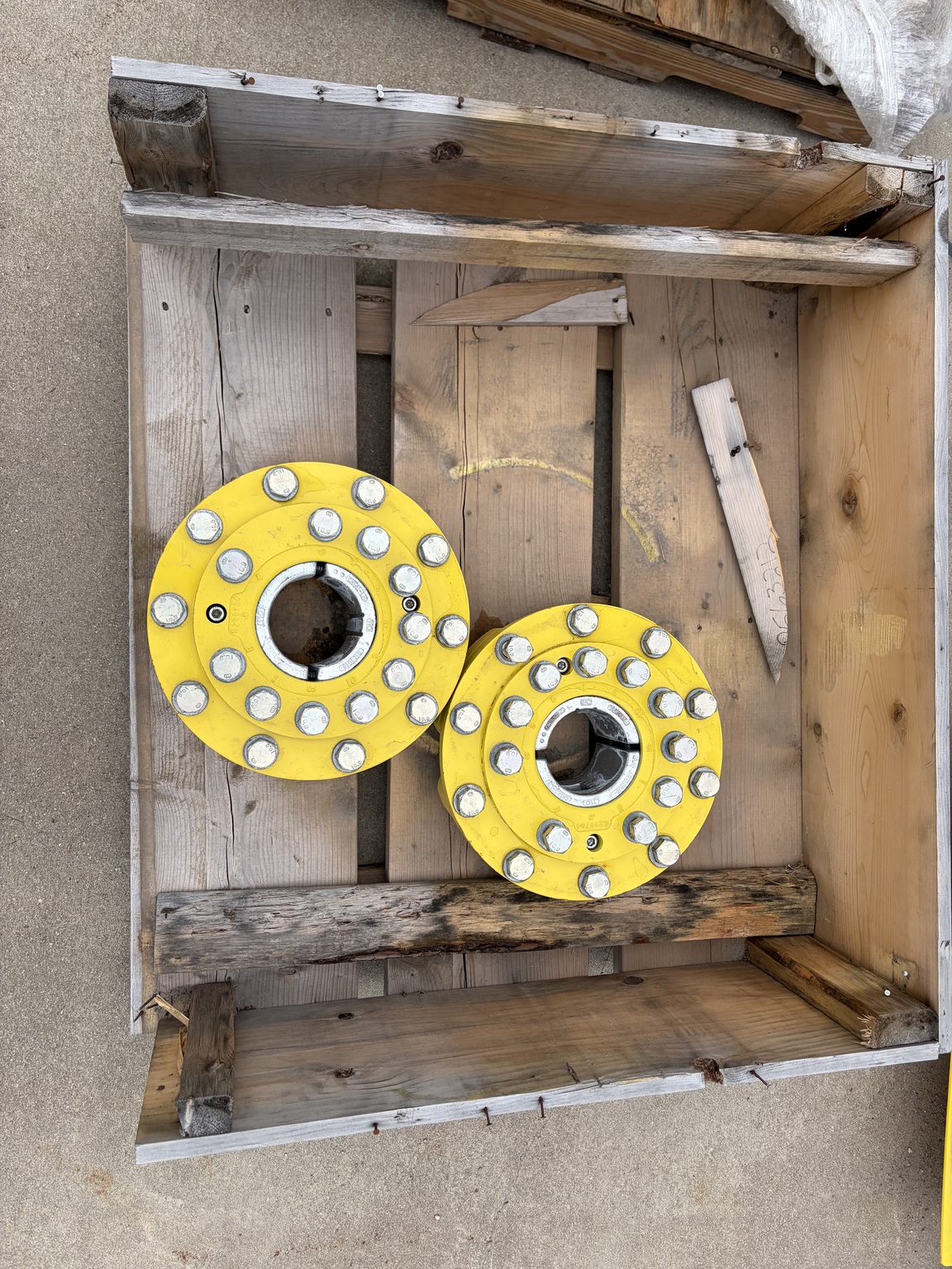 2025 Michelin 480/80R46 DUALS, 420/90R30 R1W MICHELIN, W/HUBS Image 7