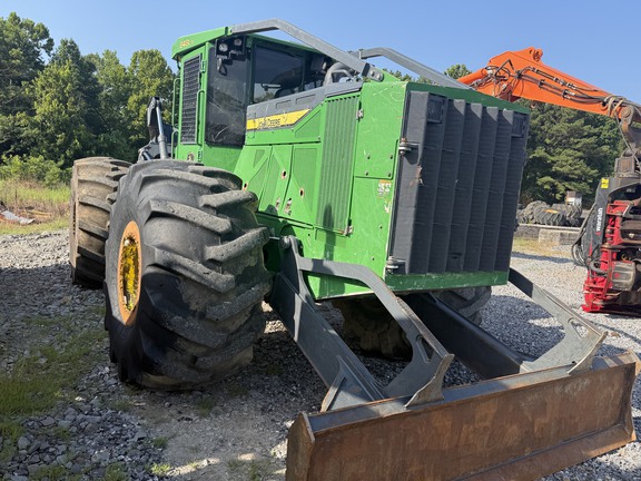 Photo of a 2022 John Deere 848L-II
