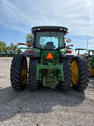 2011 John-Deere 7215R