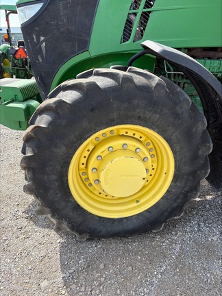 2011 John-Deere 7215R