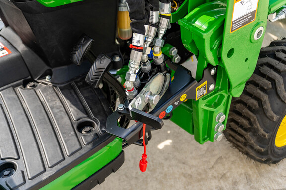 New In-Stock 2025 John Deere 1025R Compact Utility Tractors at Koenig Equipment in Oxford, OH - Photo5