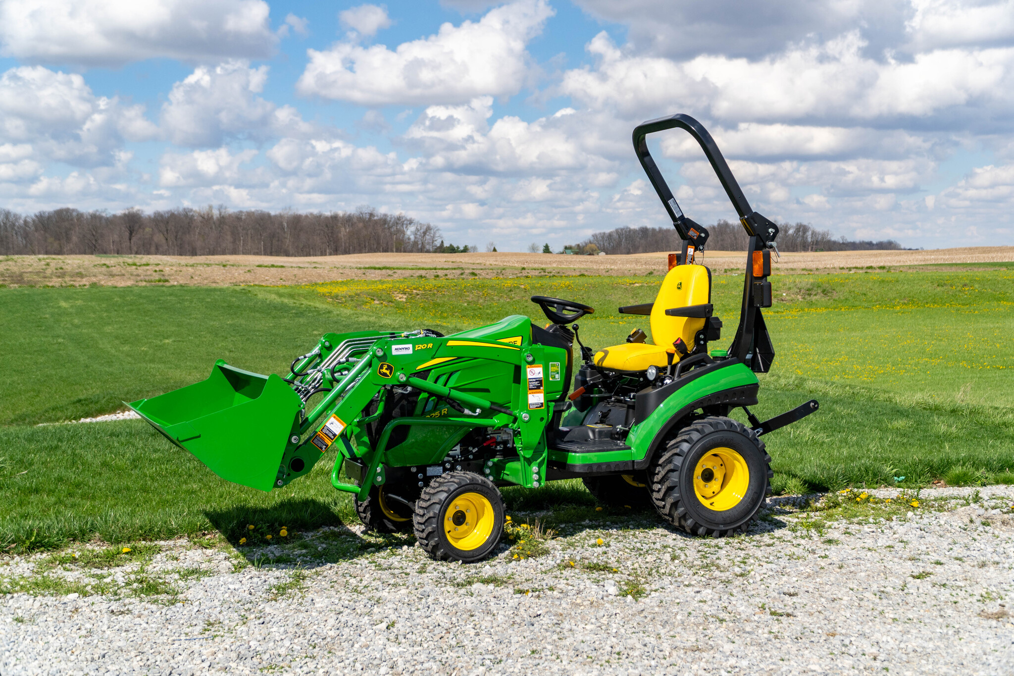 New In-Stock 2025 John Deere 1025R Compact Utility Tractors at Koenig Equipment in Oxford, OH - PhotoXL1