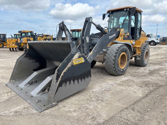 Photo of a 2020 John Deere 544L