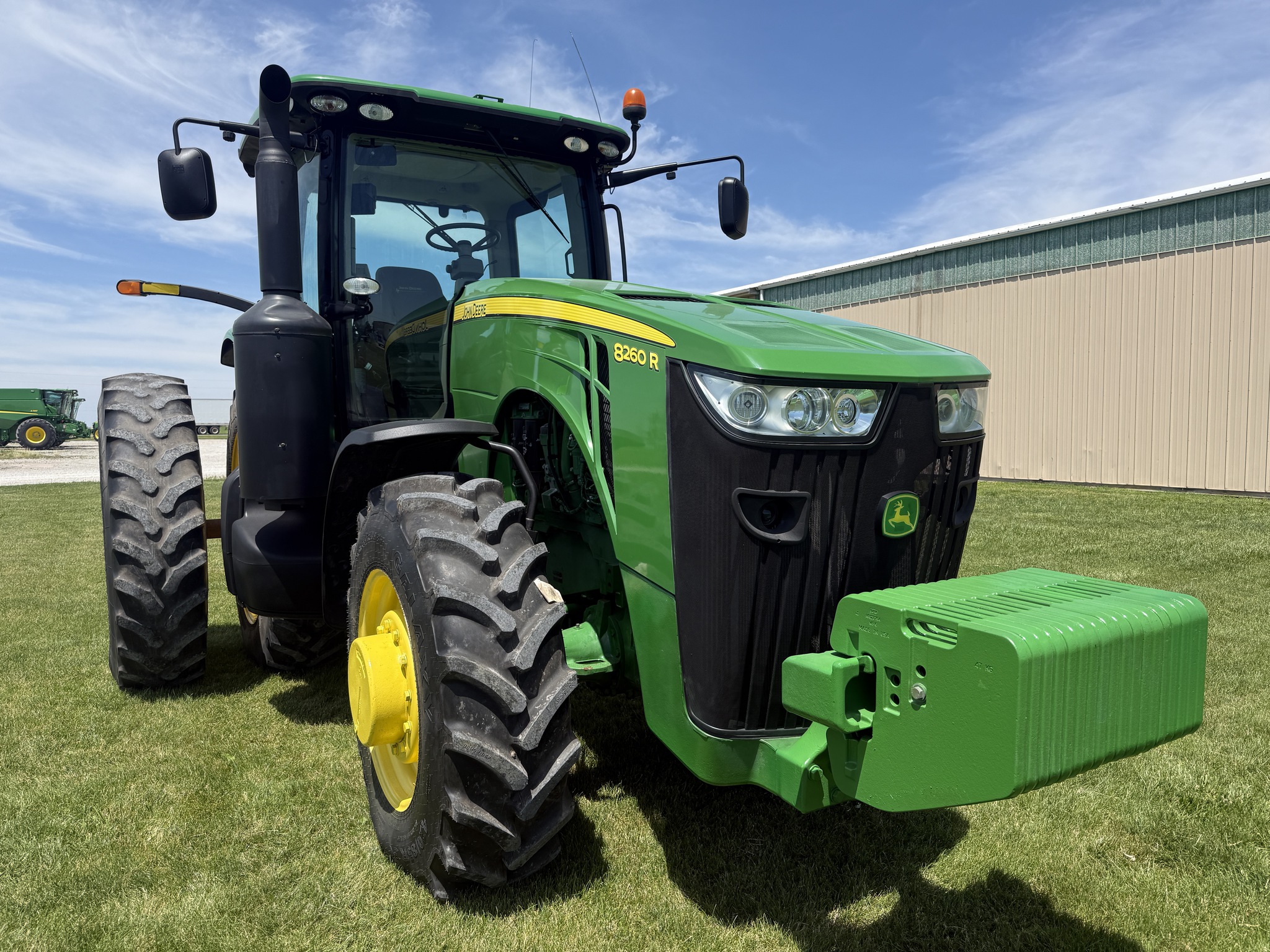 2014 John Deere 8260R Image 3