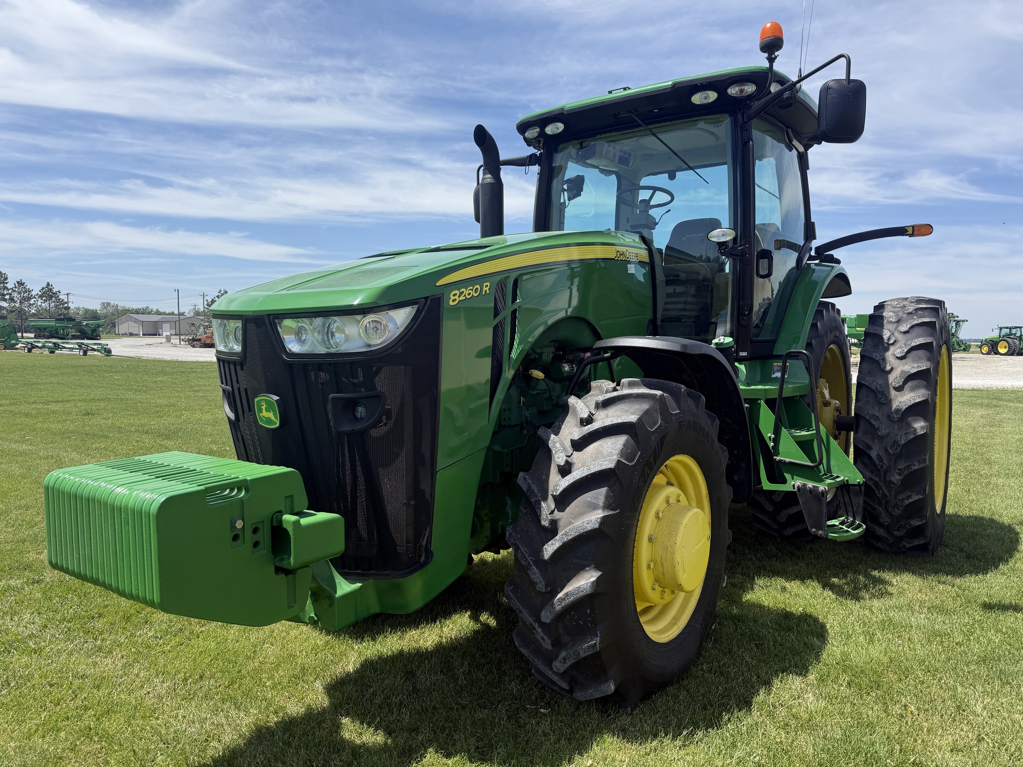2014 John Deere 8260R Image 5