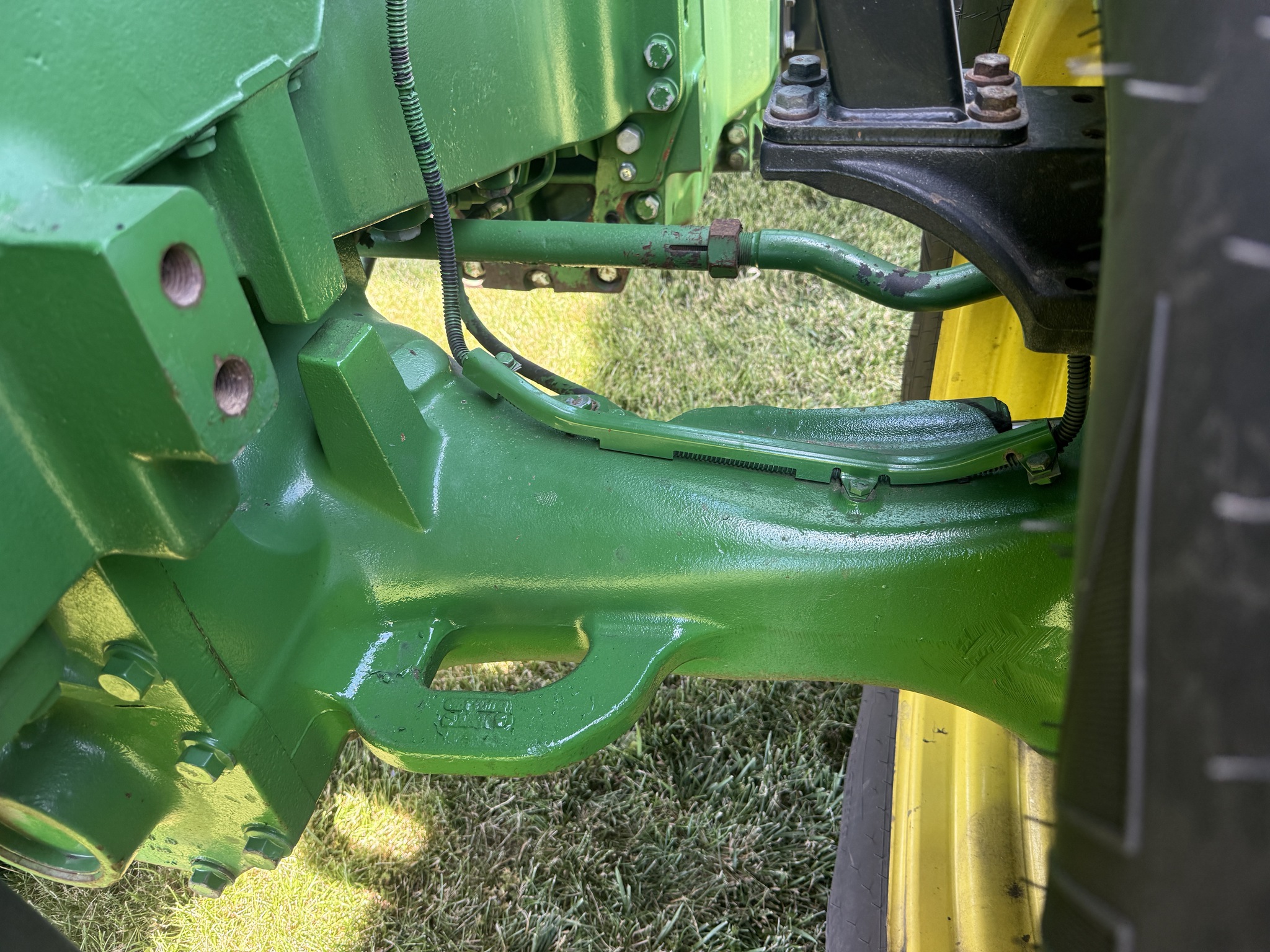 2014 John Deere 8260R Image 8