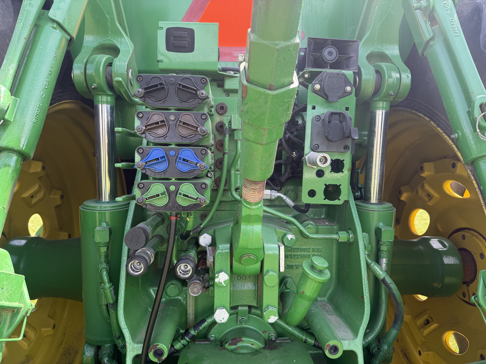 2014 John Deere 8260R Image 7