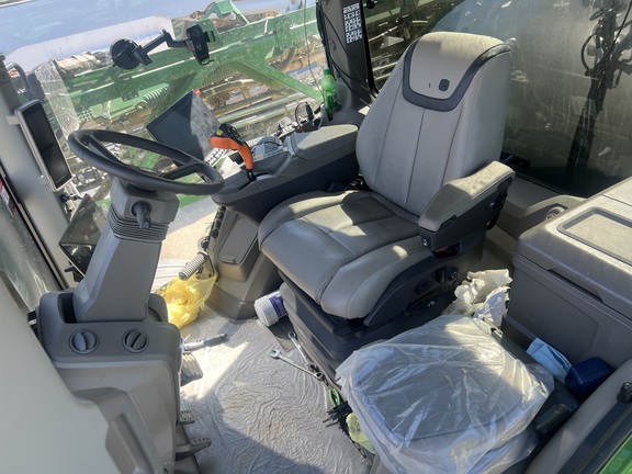 Photo of 2025 John Deere 412R