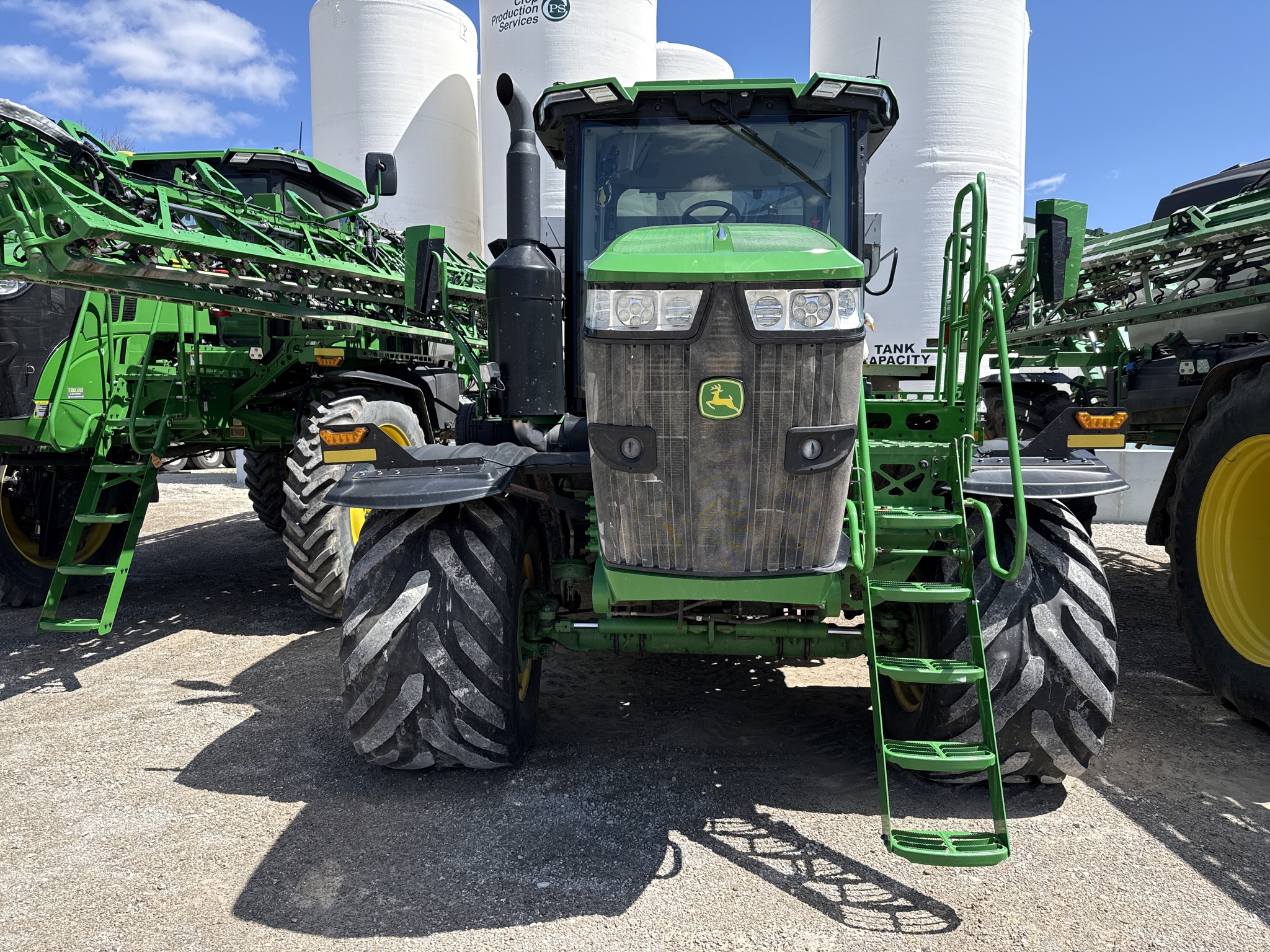 2023 John Deere 800R Image 1