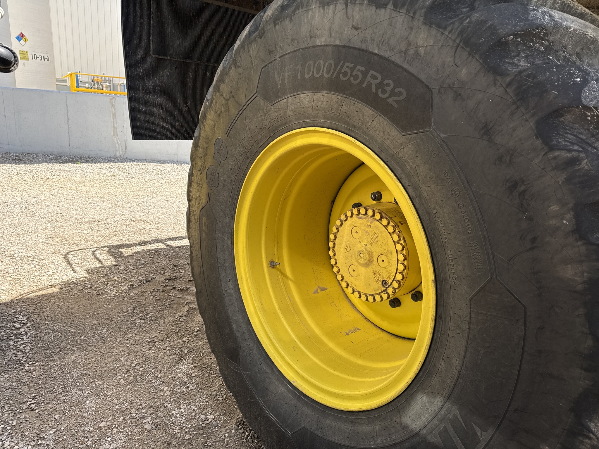 2023 John Deere 800R Image 44