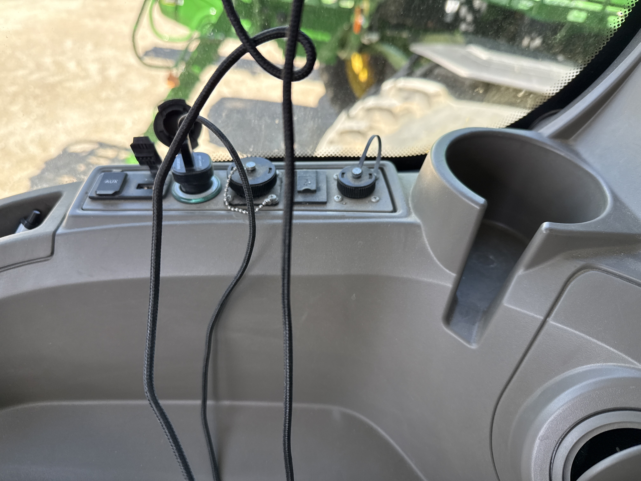 2023 John Deere 800R Image 103