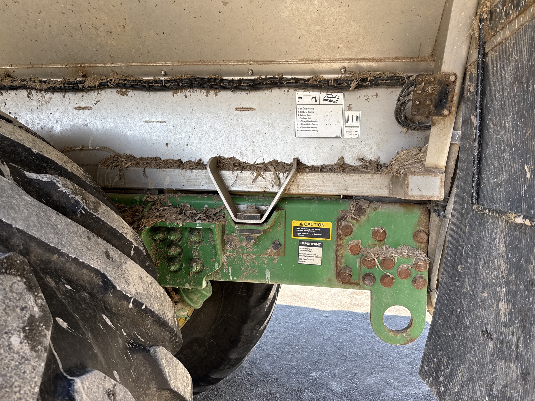 2023 John Deere 800R Image 23