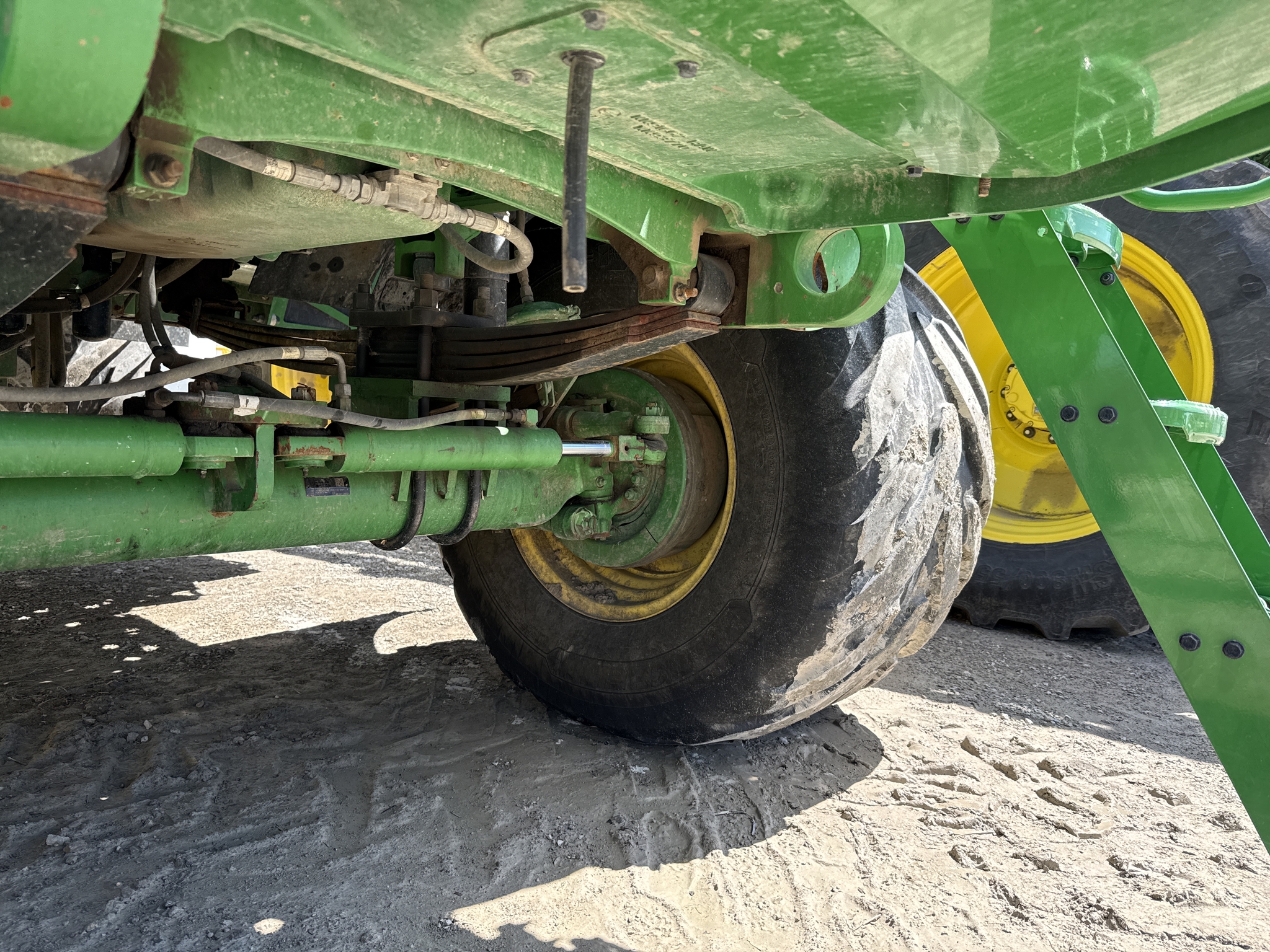 2023 John Deere 800R Image 5