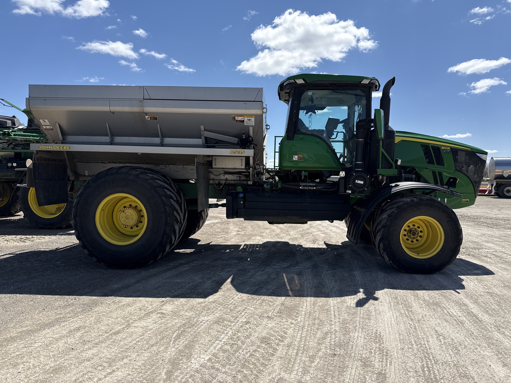 2023 John Deere 800R Image 55