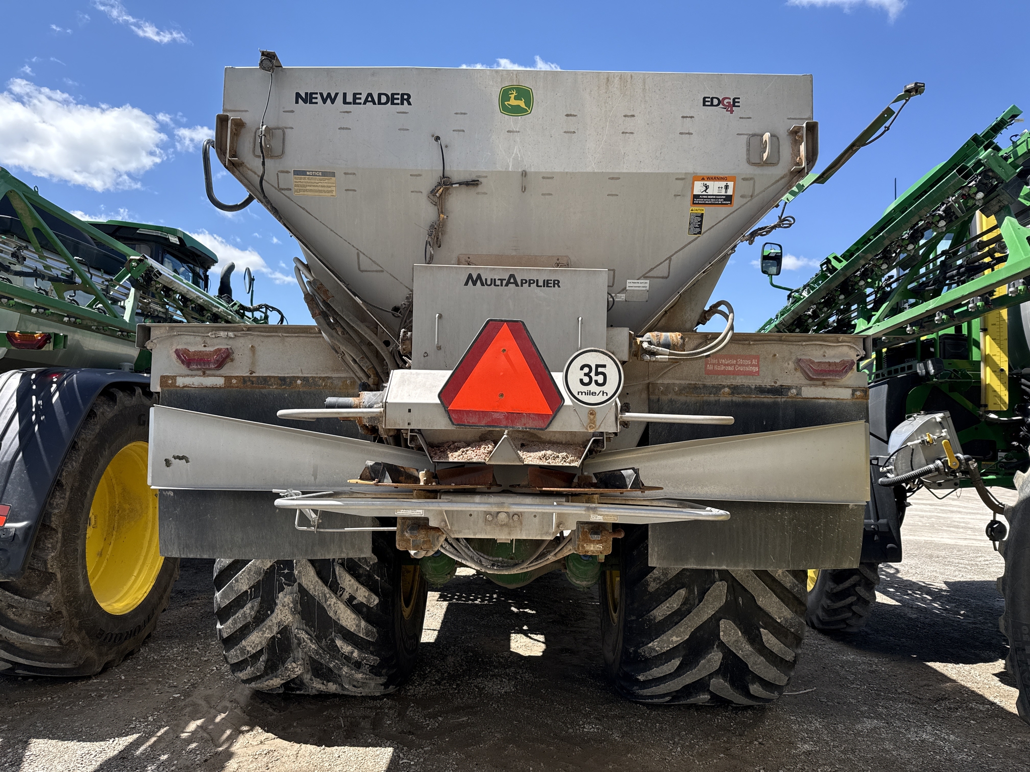 2023 John Deere 800R Image 29