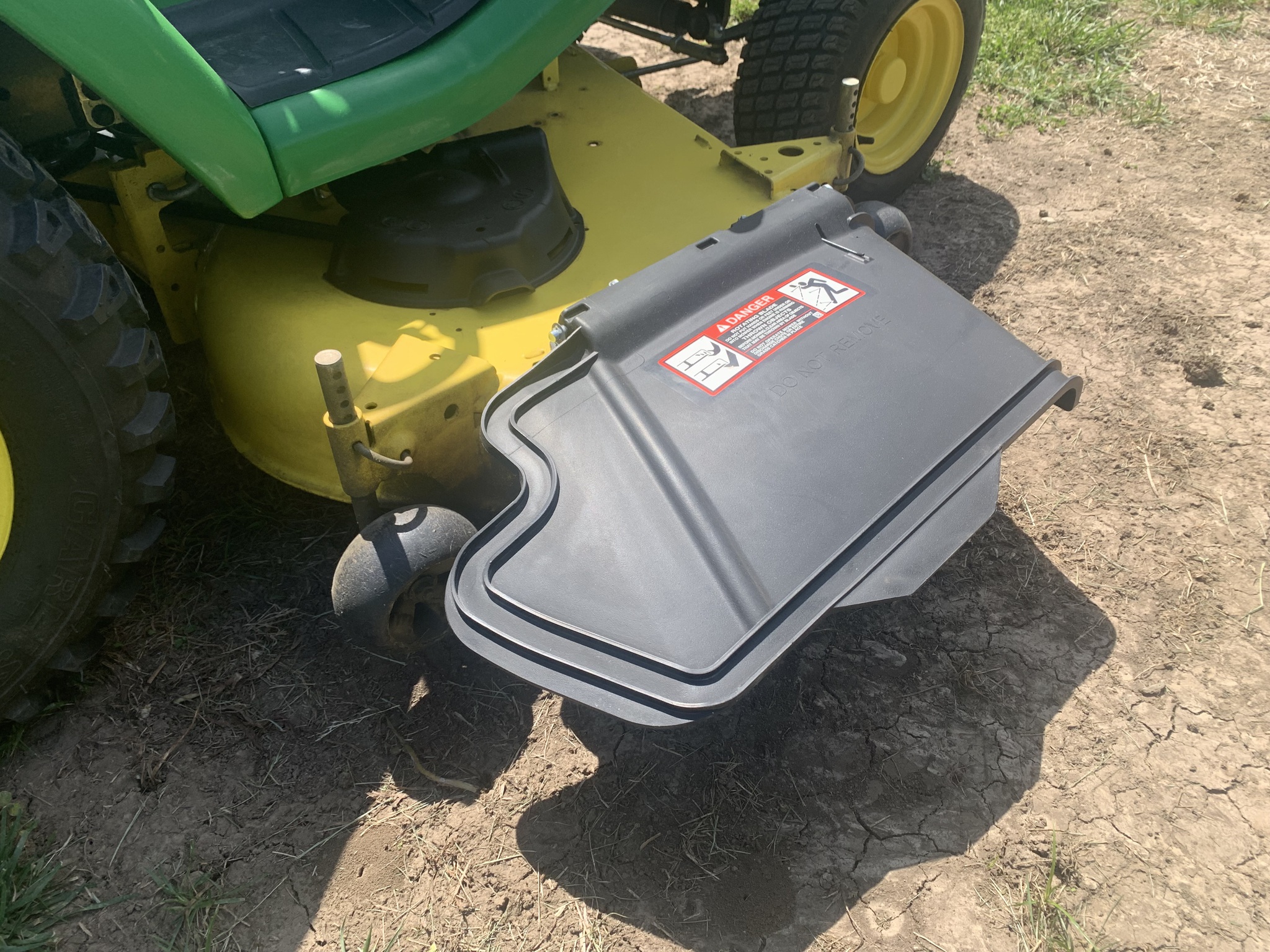  2022 John Deere X580 at Heritage Tractor in Smithville, MO