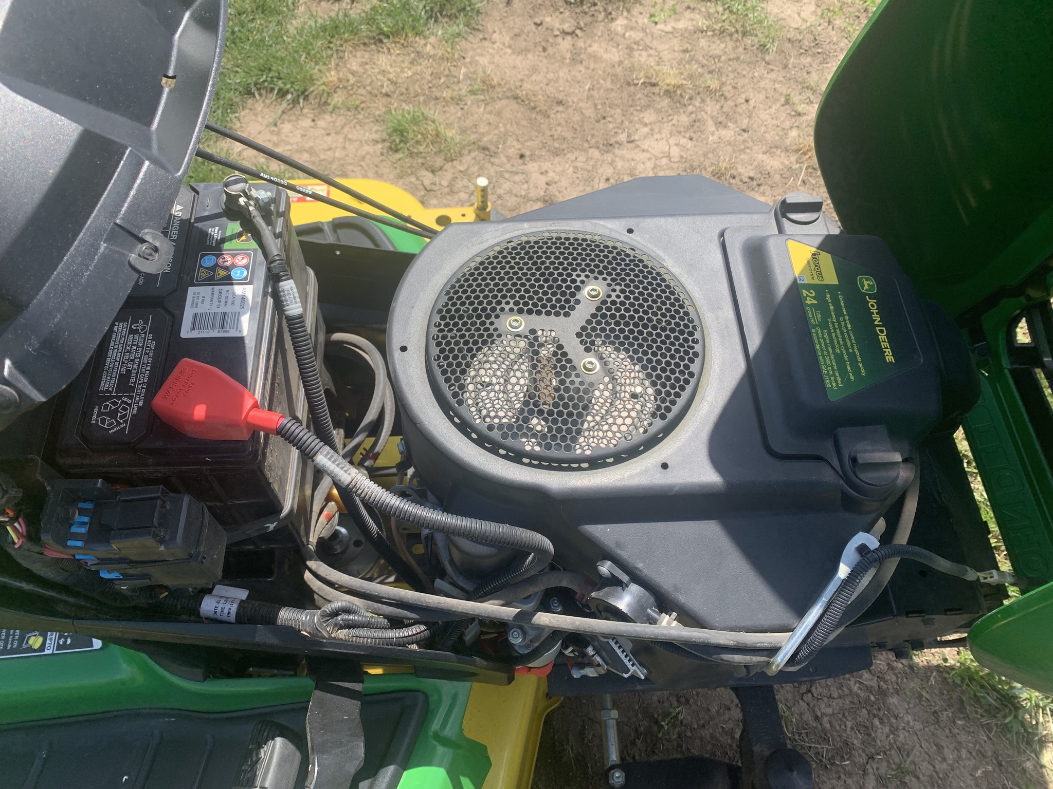  2022 John Deere X580 at Heritage Tractor in Smithville, MO