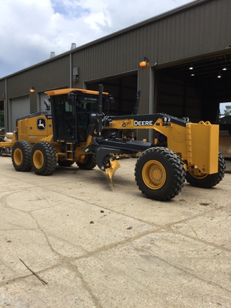 Photo of a 2025 John Deere 672G
