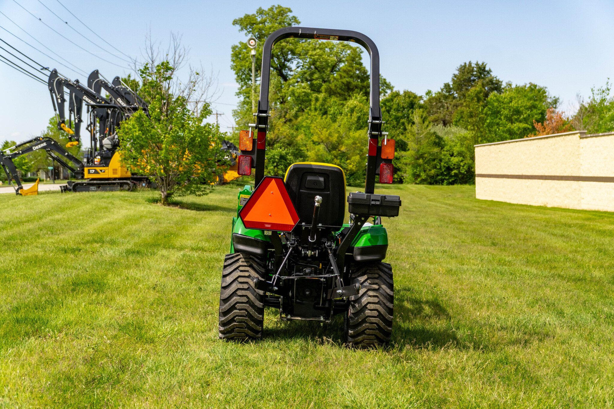 New In-Stock 2026 John Deere 1023E Compact Utility Tractors at Koenig Equipment in Knightstown, IN - PhotoXL7