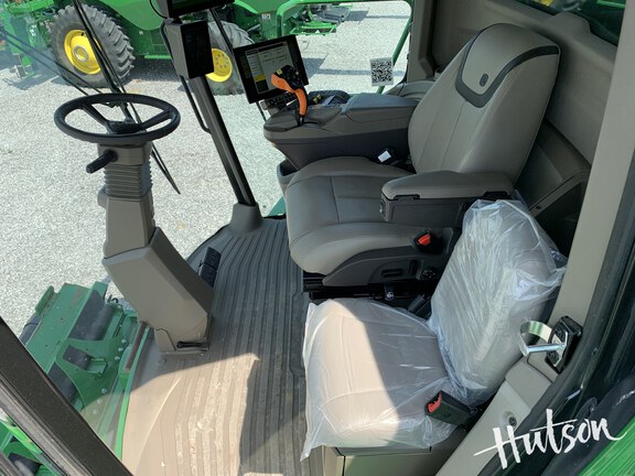 Photo of 2025 John Deere S7 800