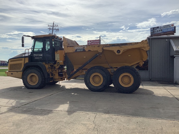 2022 John Deere 260E