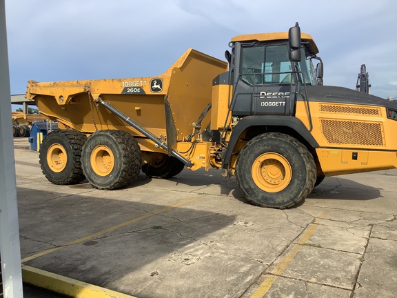 Photo of 2022 John Deere 260E