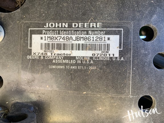 Photo of 2011 John Deere X748