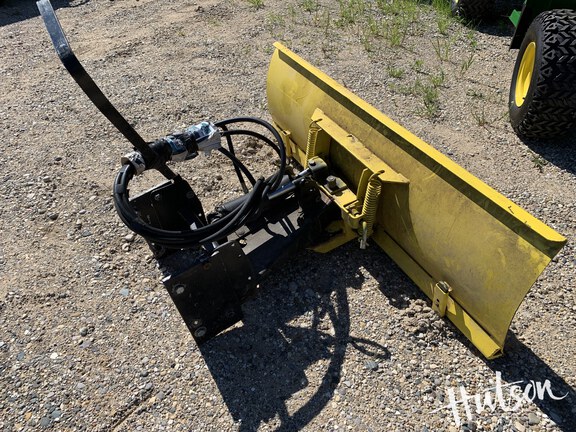 Photo of 2011 John Deere X748