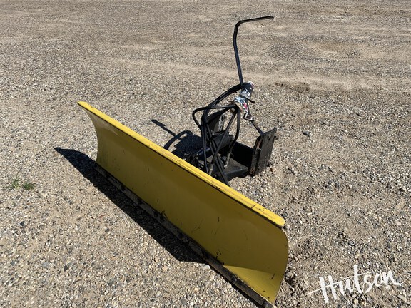Photo of 2011 John Deere X748
