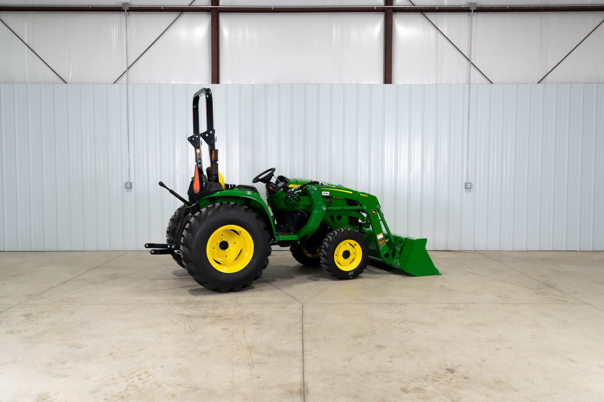 New In-Stock 2026 John Deere 3032E Compact Utility Tractors at Koenig Equipment in Franklin, IN - PhotoXL6